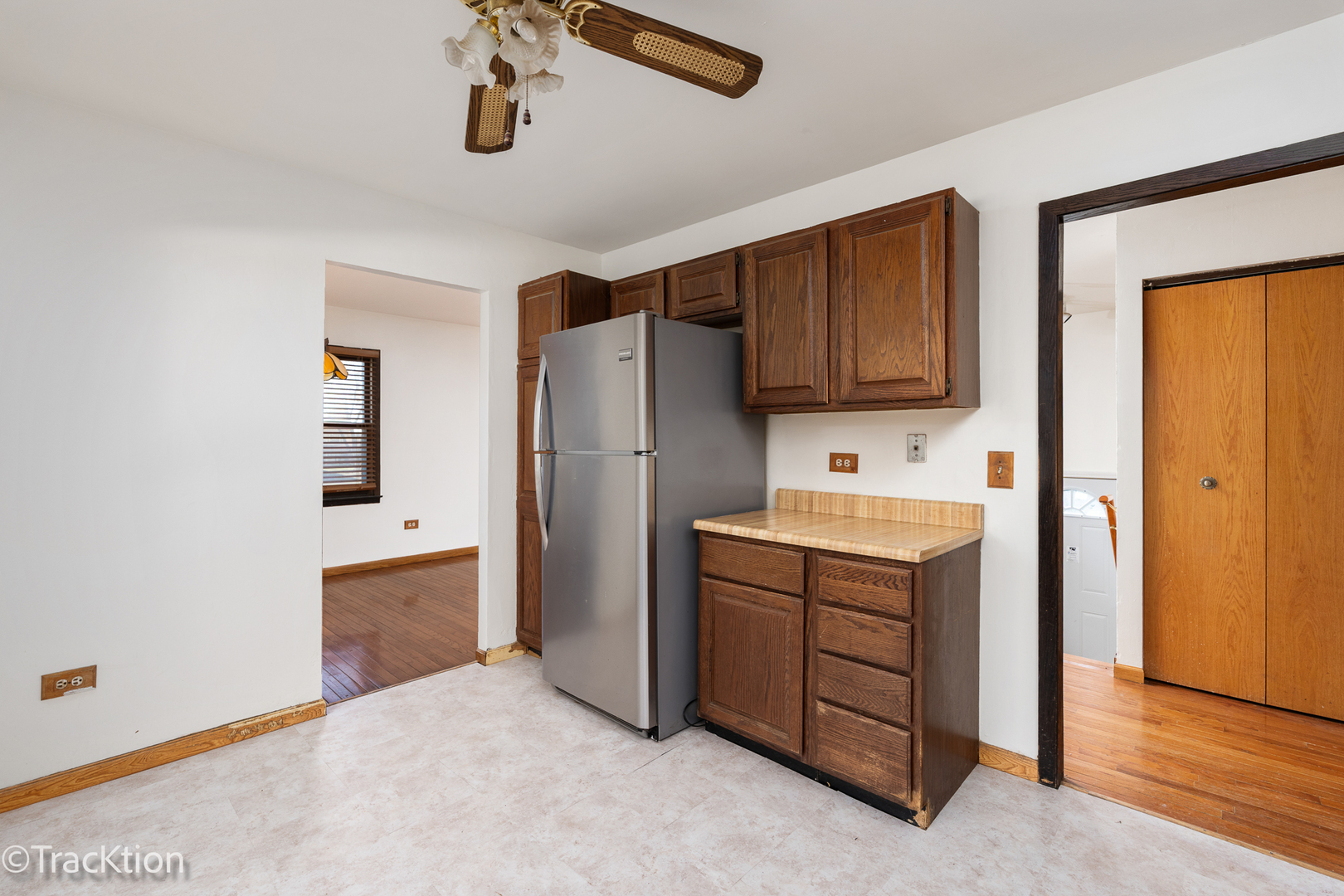 672 Londonberry Lane, Bolingbrook, IL 60440