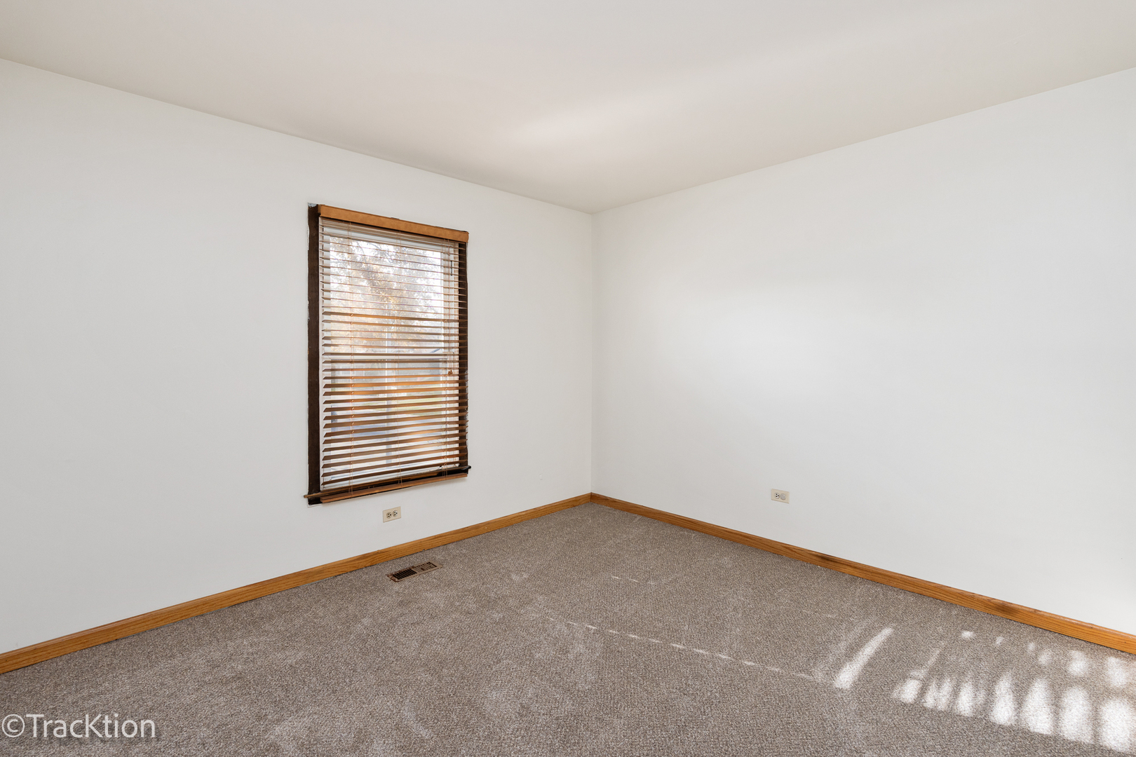 672 Londonberry Lane, Bolingbrook, IL 60440