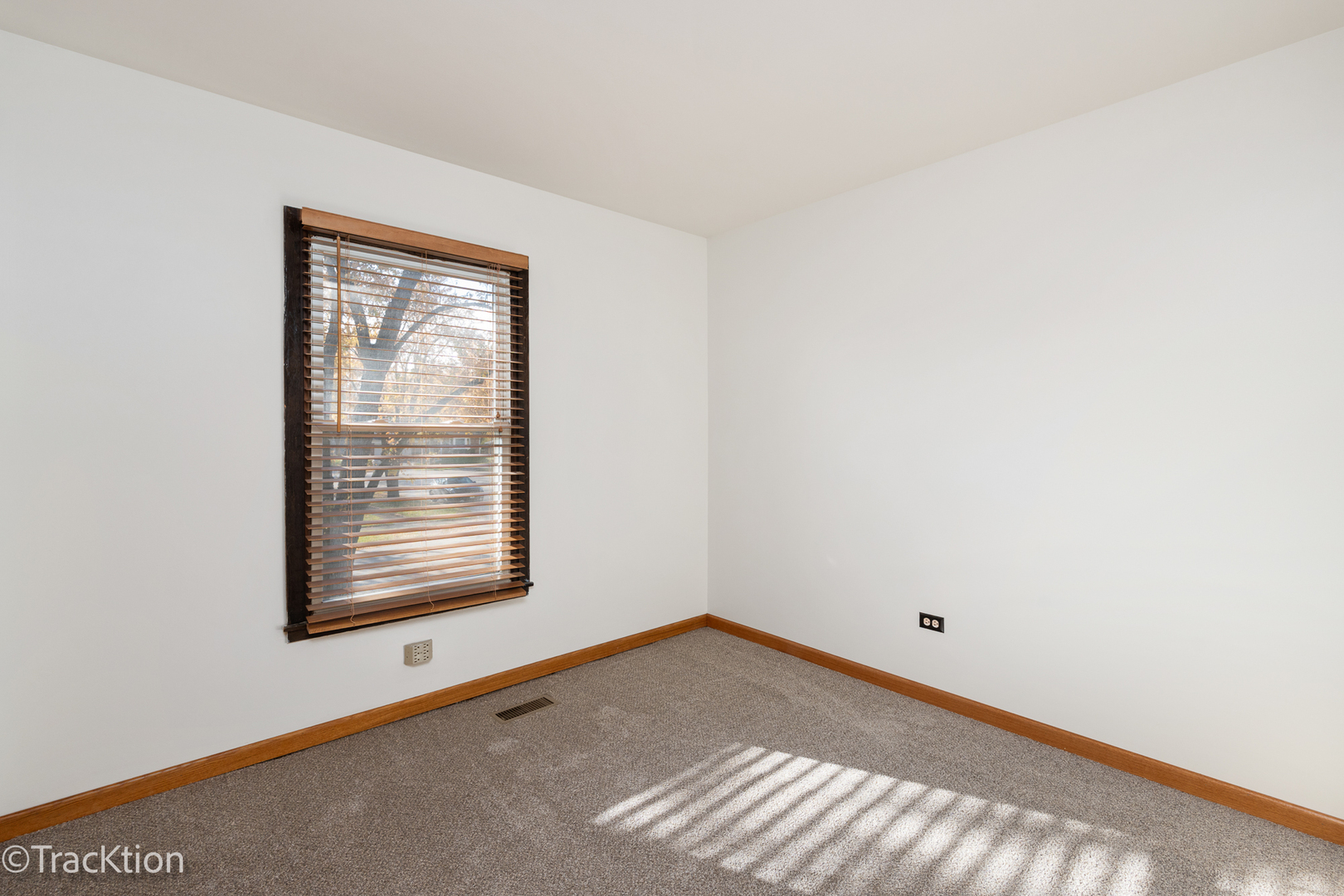 672 Londonberry Lane, Bolingbrook, IL 60440