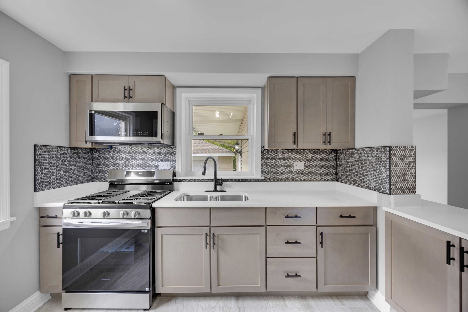 10626 S Lowe Avenue, Chicago, IL 60628