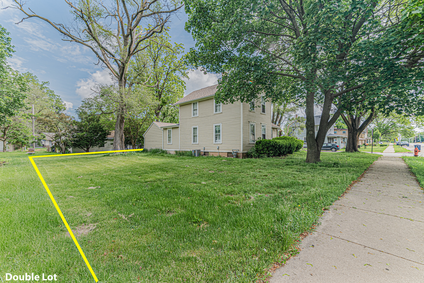 552 Walnut Avenue, Elgin, IL 60123