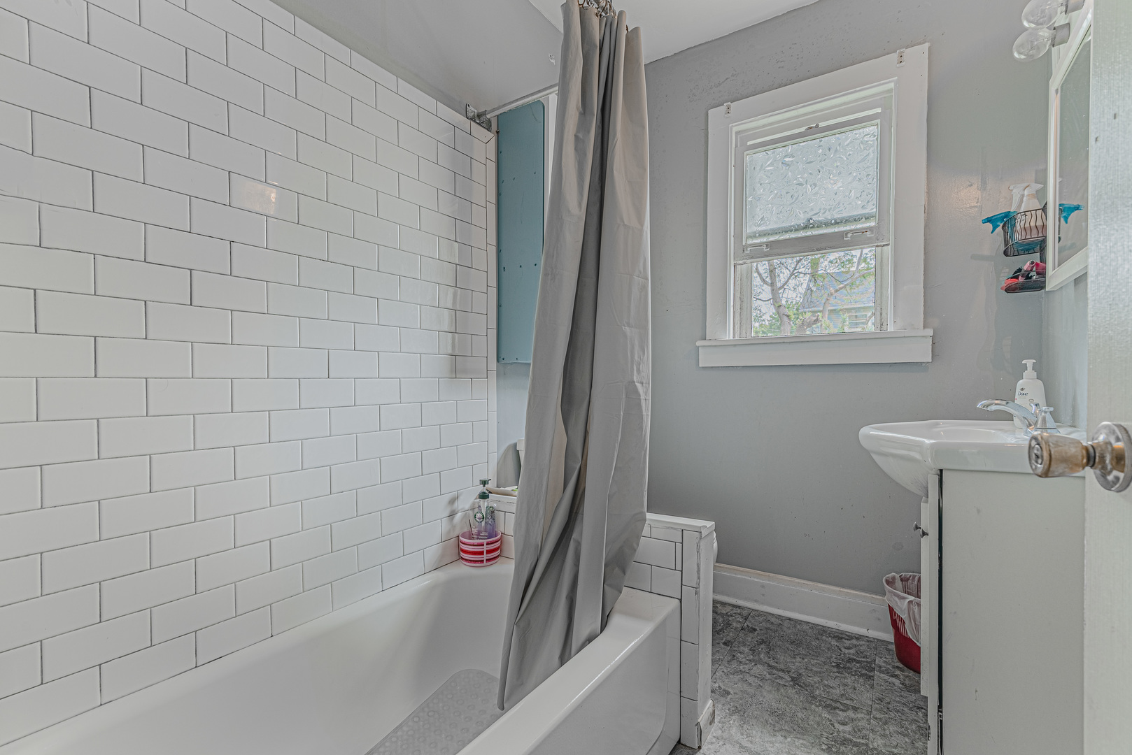 552 Walnut Avenue, Elgin, IL 60123