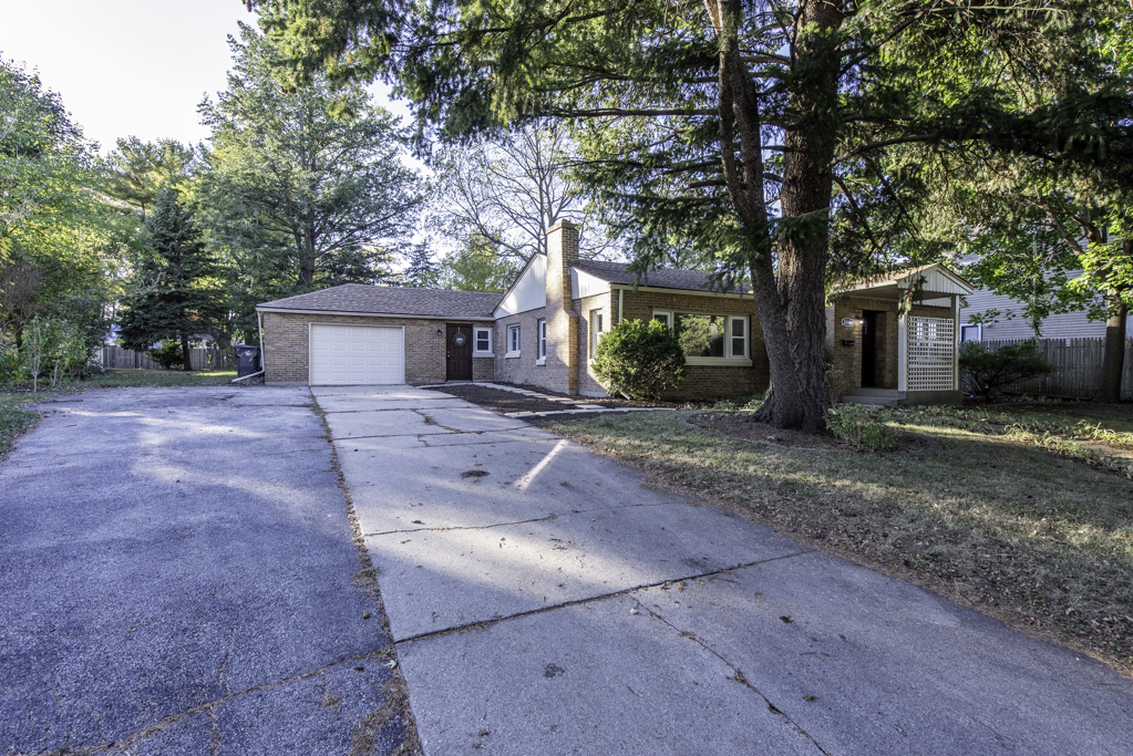 2110 Elisha Avenue, Zion, IL 60099