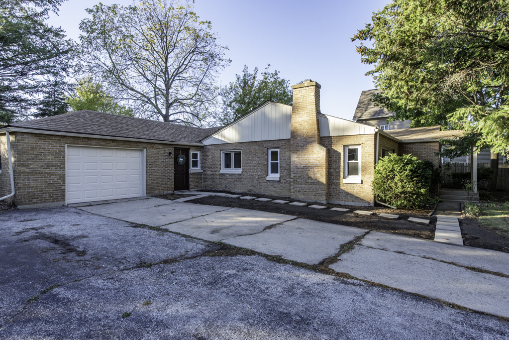 2110 Elisha Avenue, Zion, IL 60099