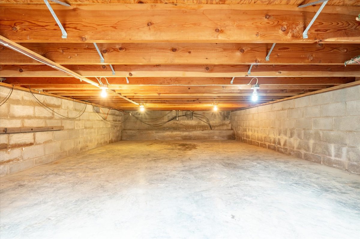 14509 Twin Grove Road, Bloomington, IL 61705