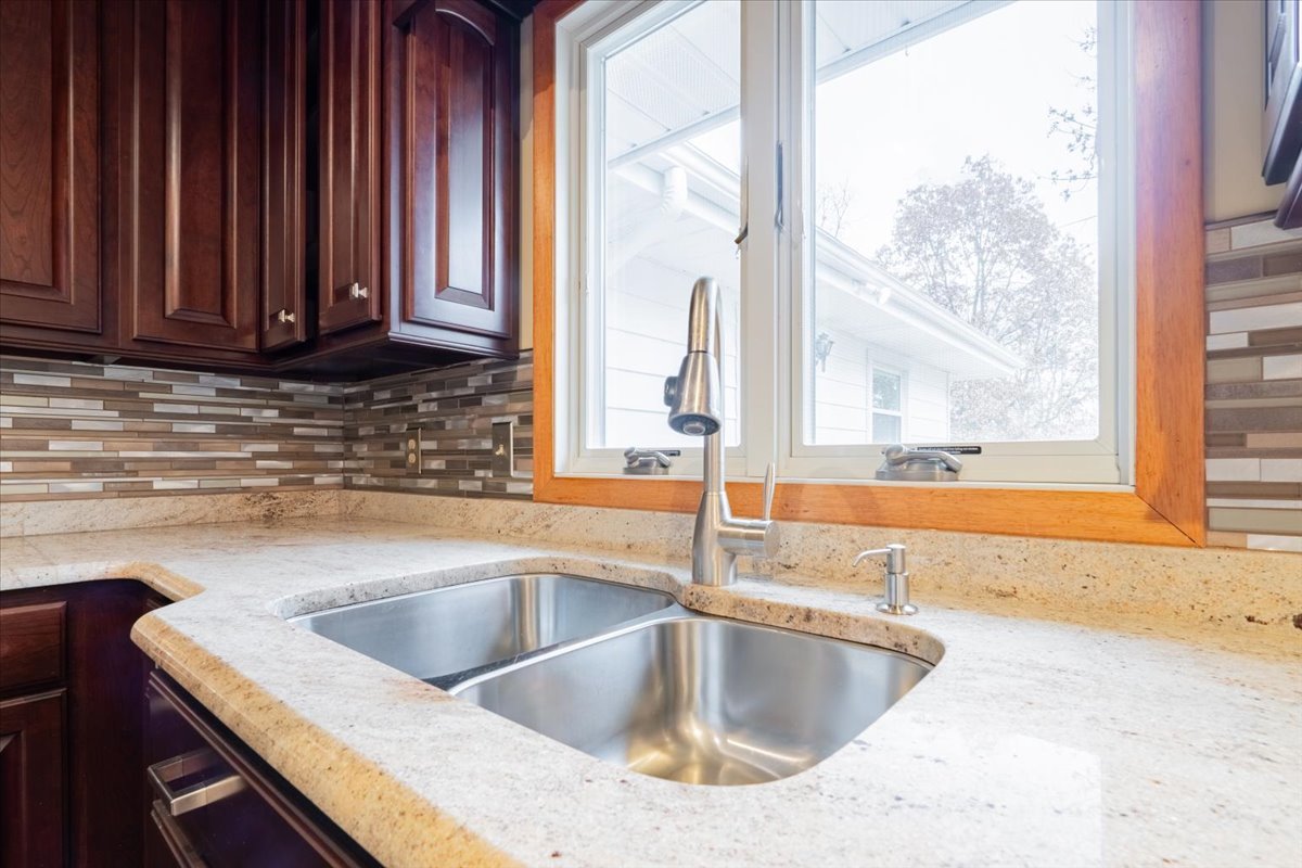 14509 Twin Grove Road, Bloomington, IL 61705