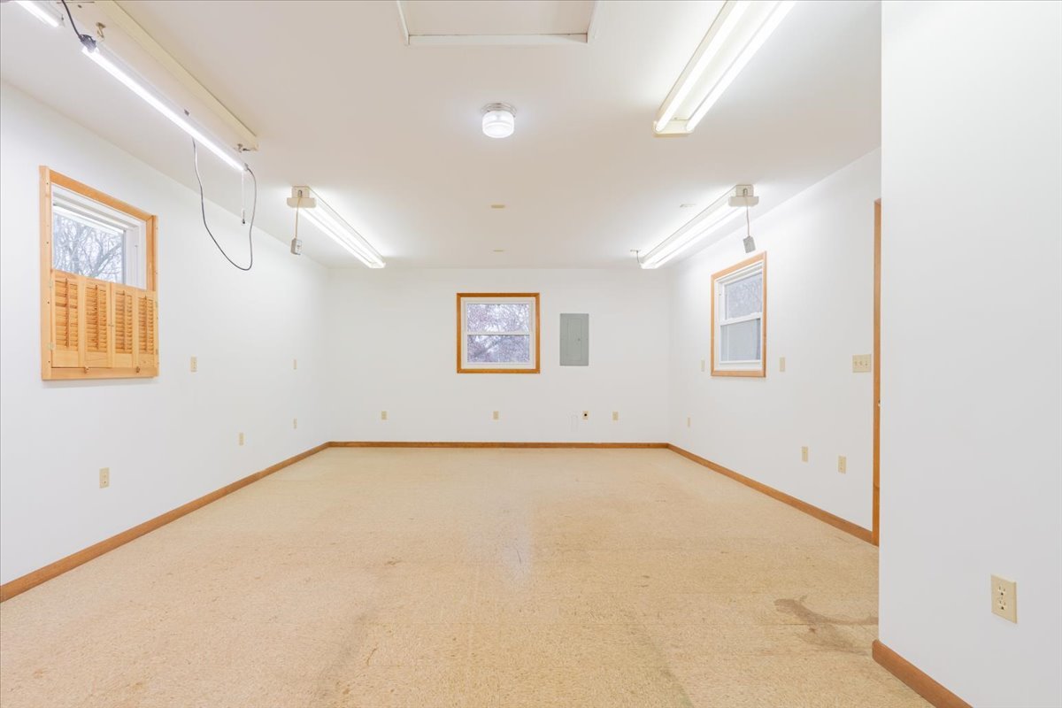 14509 Twin Grove Road, Bloomington, IL 61705