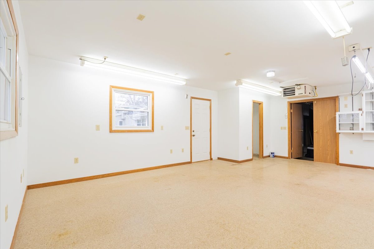 14509 Twin Grove Road, Bloomington, IL 61705