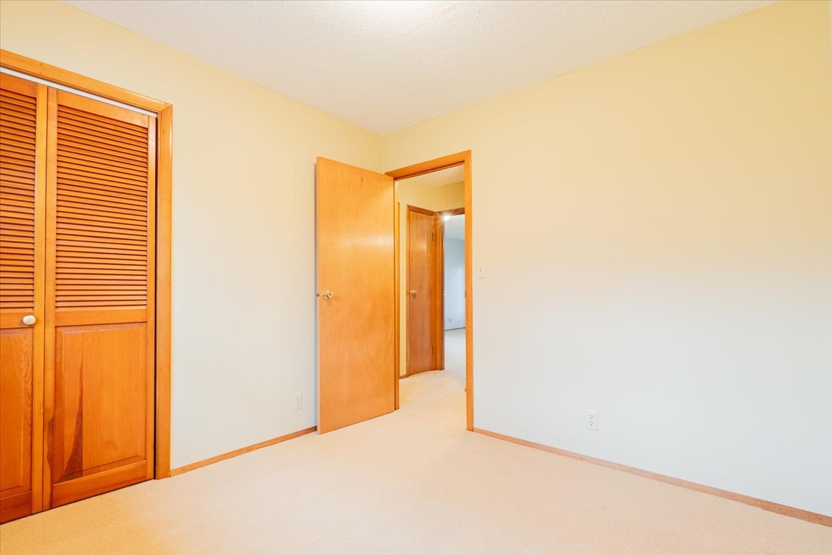 14509 Twin Grove Road, Bloomington, IL 61705