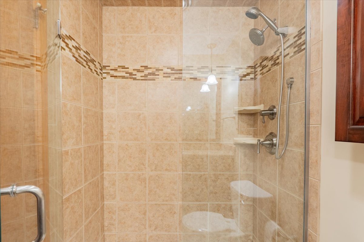 14509 Twin Grove Road, Bloomington, IL 61705