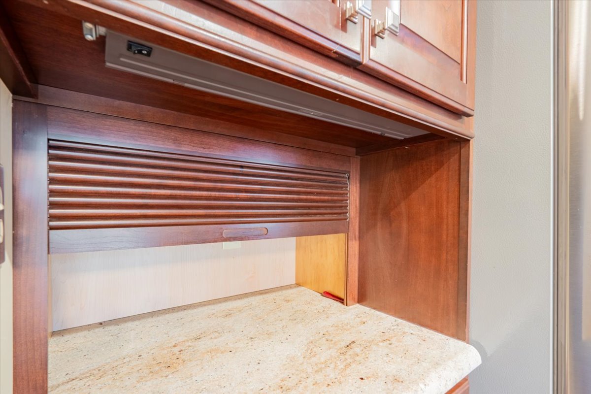 14509 Twin Grove Road, Bloomington, IL 61705