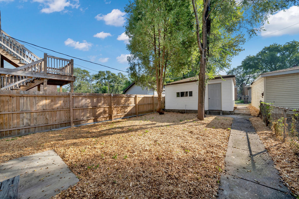 7527 S Ellis Avenue, Chicago, IL 60619