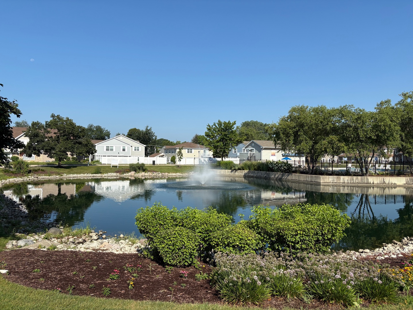 1489 Woodcutter Lane #A, Wheaton, IL 60189