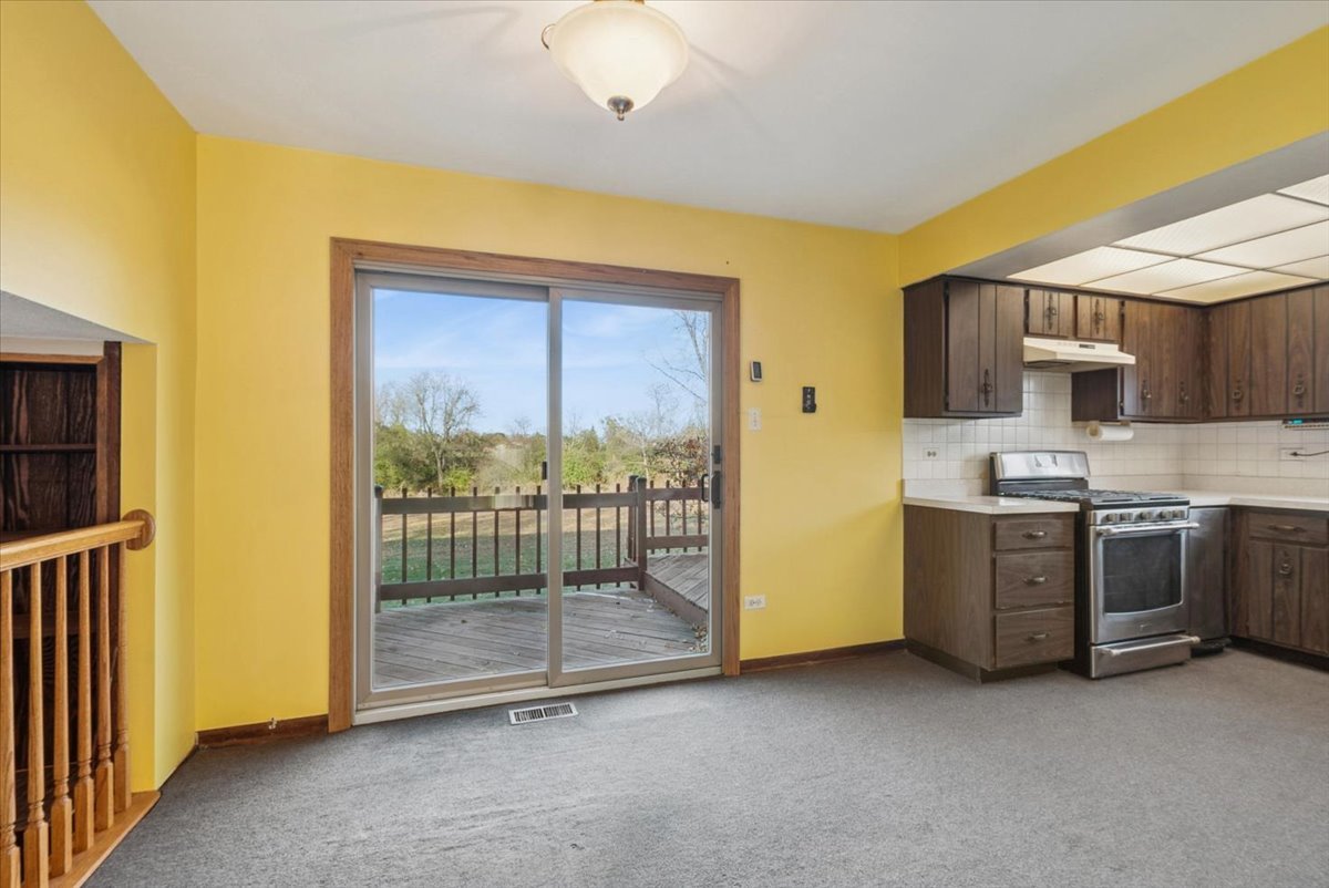 10925 Valley Court, Palos Hills, IL 60465