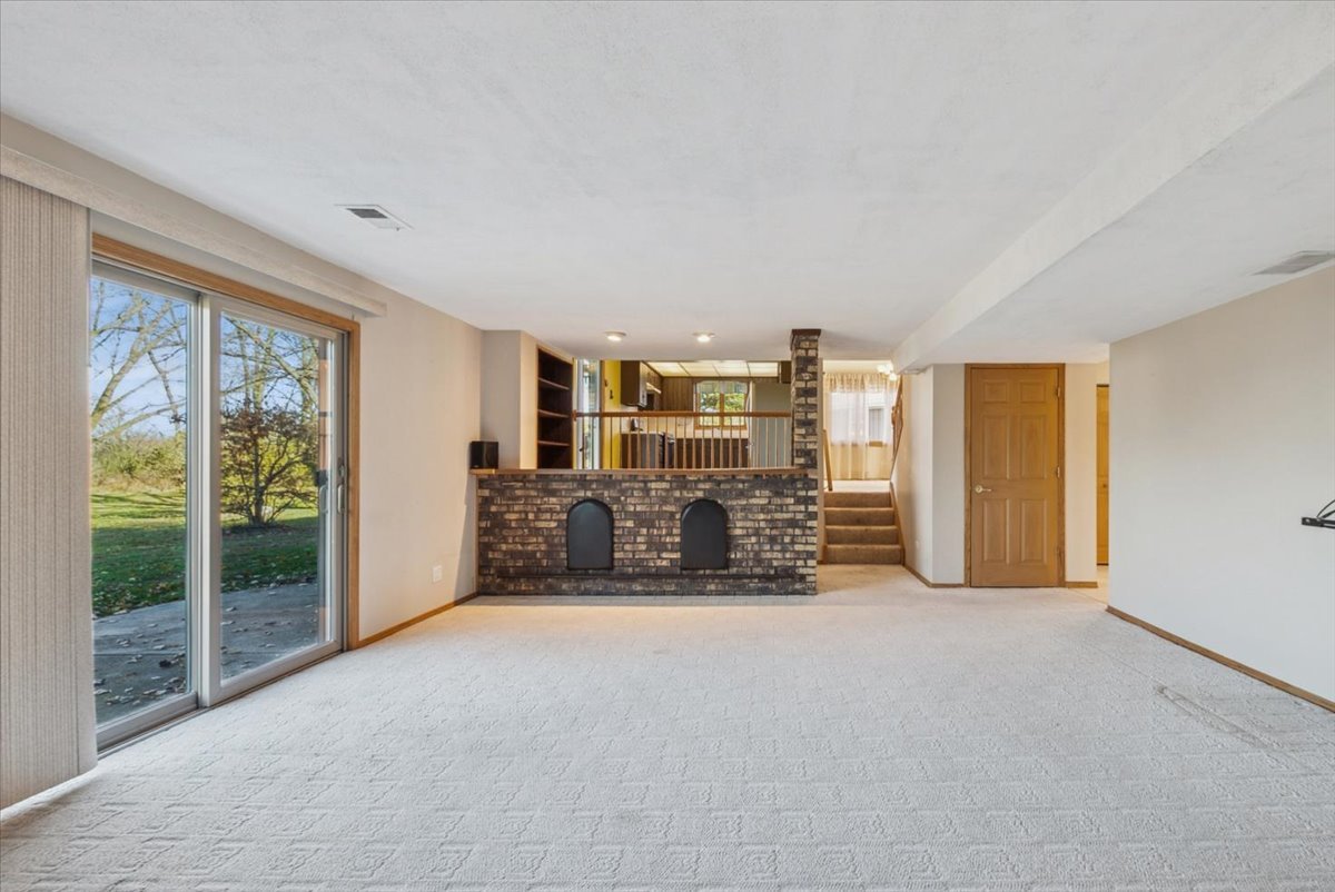 10925 Valley Court, Palos Hills, IL 60465