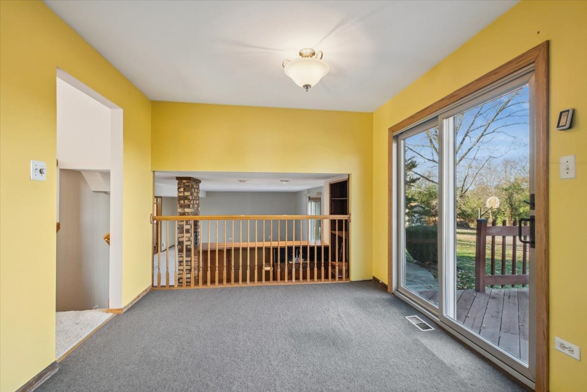 10925 Valley Court, Palos Hills, IL 60465