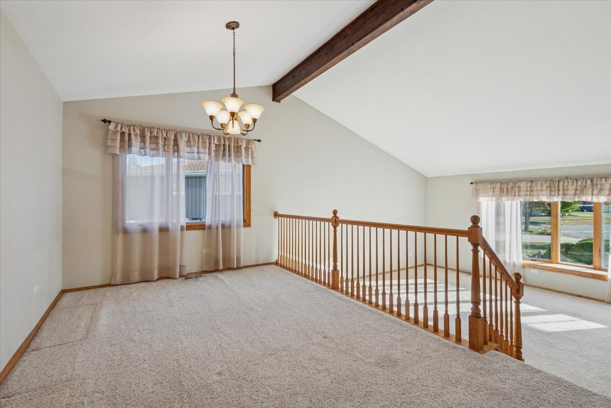 10925 Valley Court, Palos Hills, IL 60465