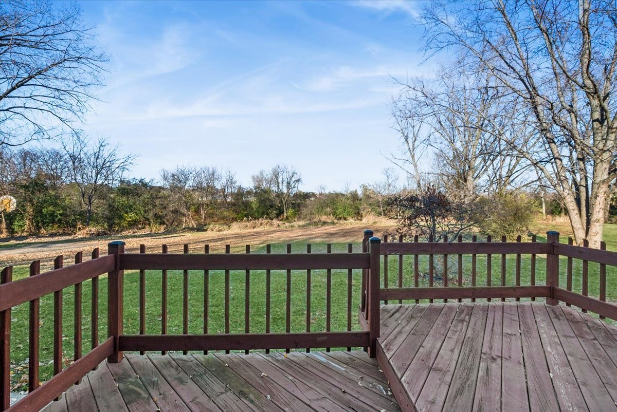 10925 Valley Court, Palos Hills, IL 60465