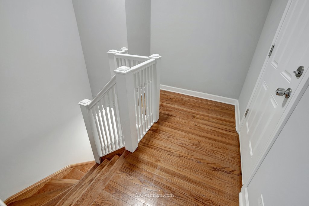 8518 S Marquette Avenue, Chicago, IL 60617