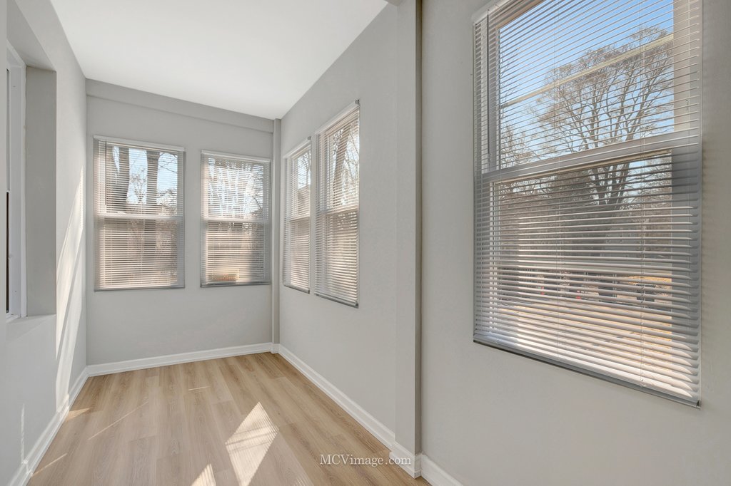 8518 S Marquette Avenue, Chicago, IL 60617