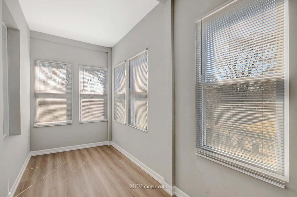 8518 S Marquette Avenue, Chicago, IL 60617