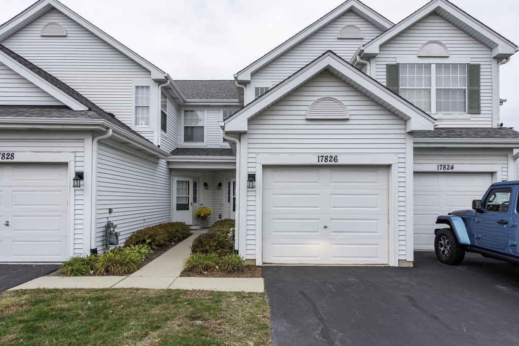 17826 W Salisbury Drive, Gurnee, IL 60031