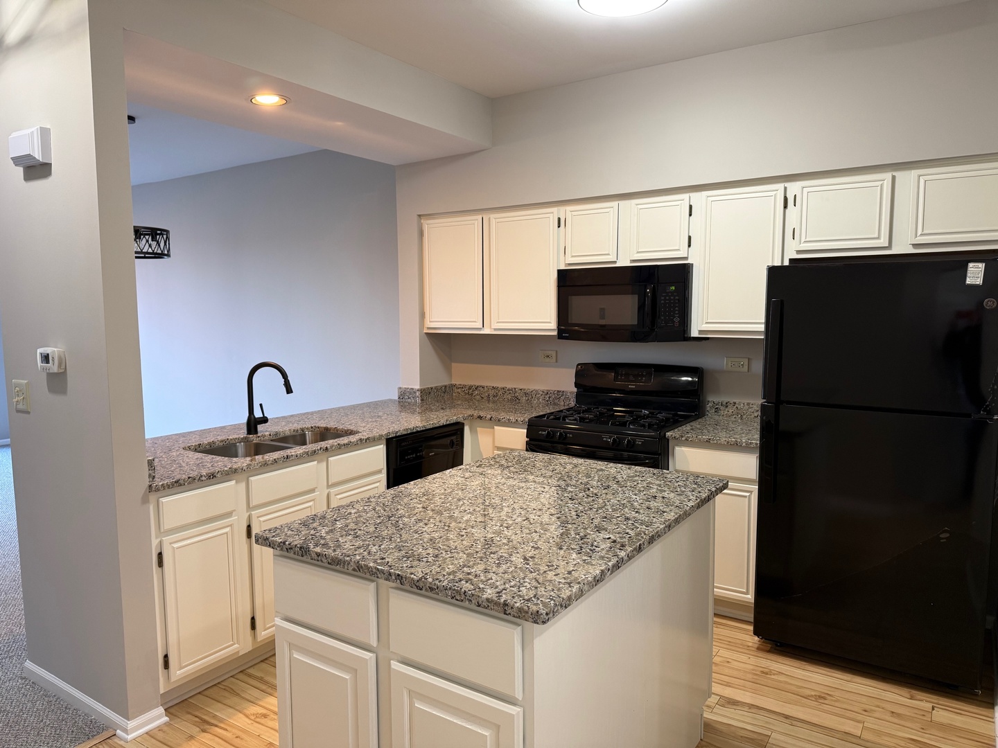 17826 W Salisbury Drive, Gurnee, IL 60031