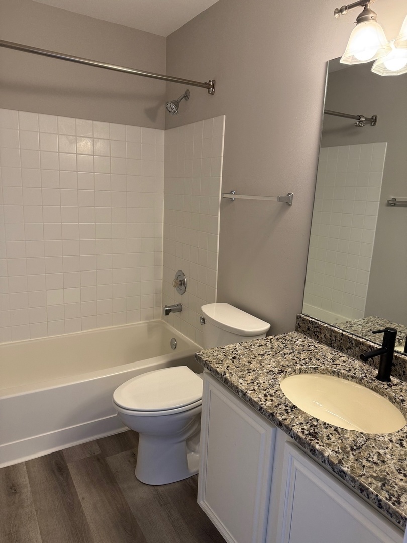 17826 W Salisbury Drive, Gurnee, IL 60031