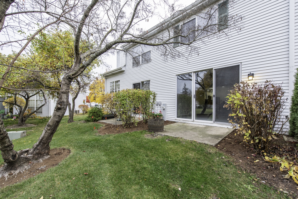 17826 W Salisbury Drive, Gurnee, IL 60031