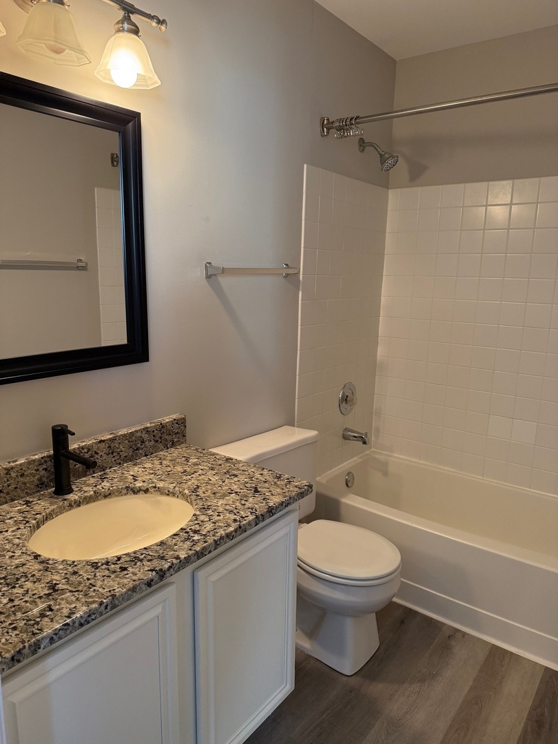 17826 W Salisbury Drive, Gurnee, IL 60031