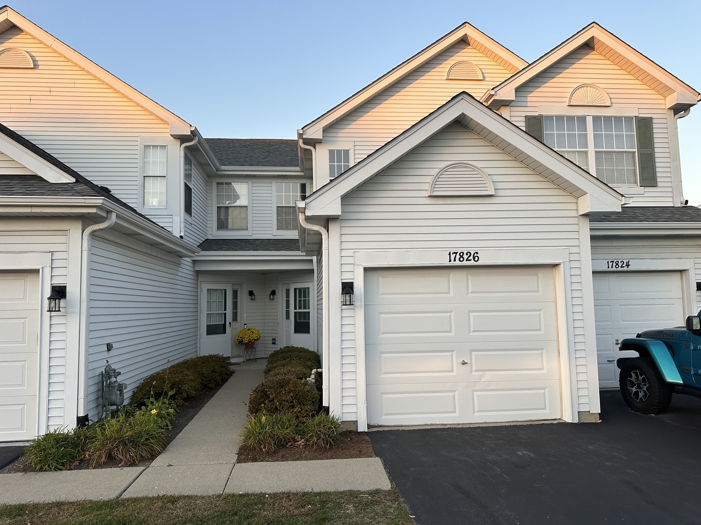 17826 W Salisbury Drive, Gurnee, IL 60031