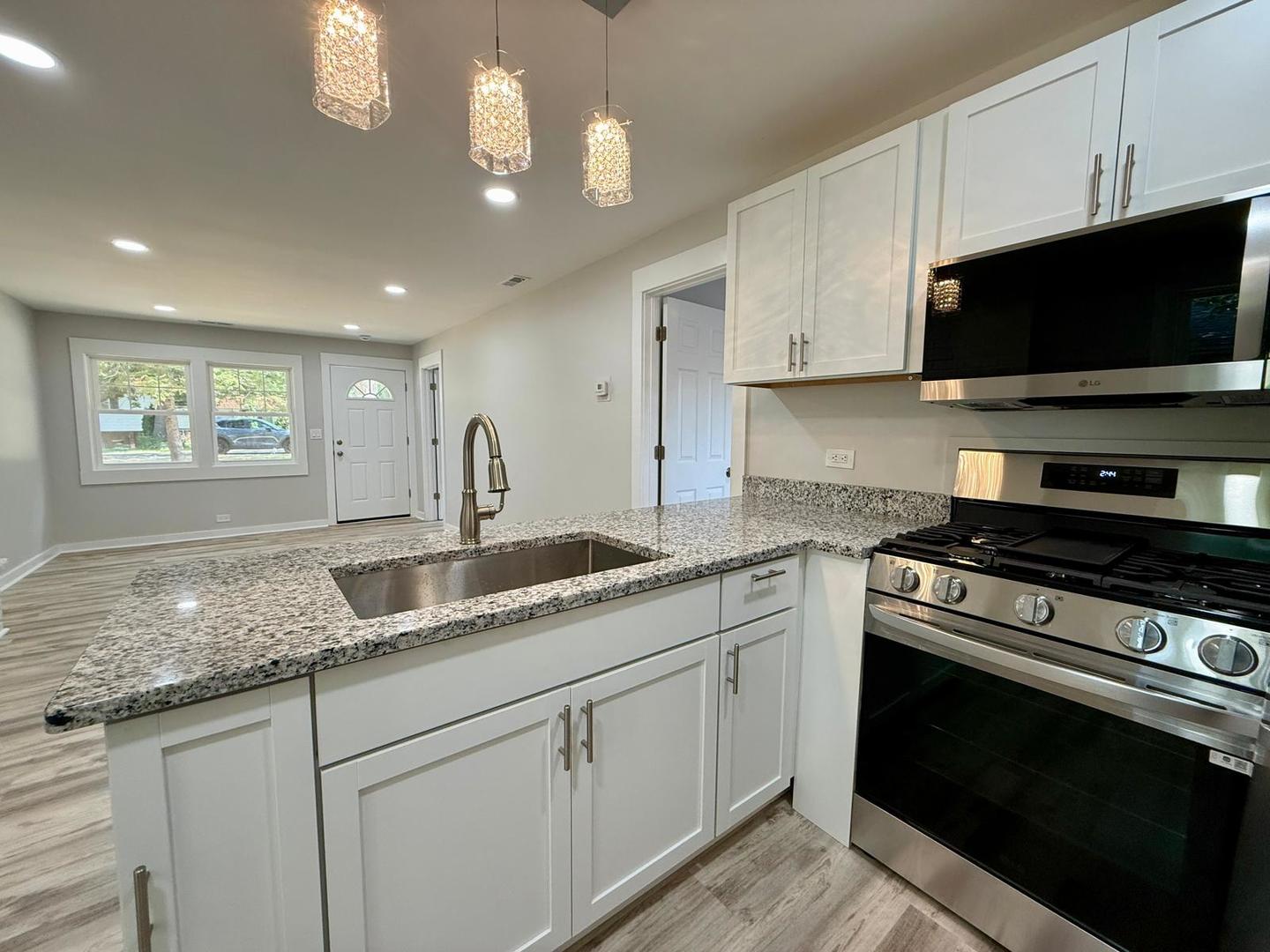 26346 N Walnut Avenue, Mundelein, IL 60060