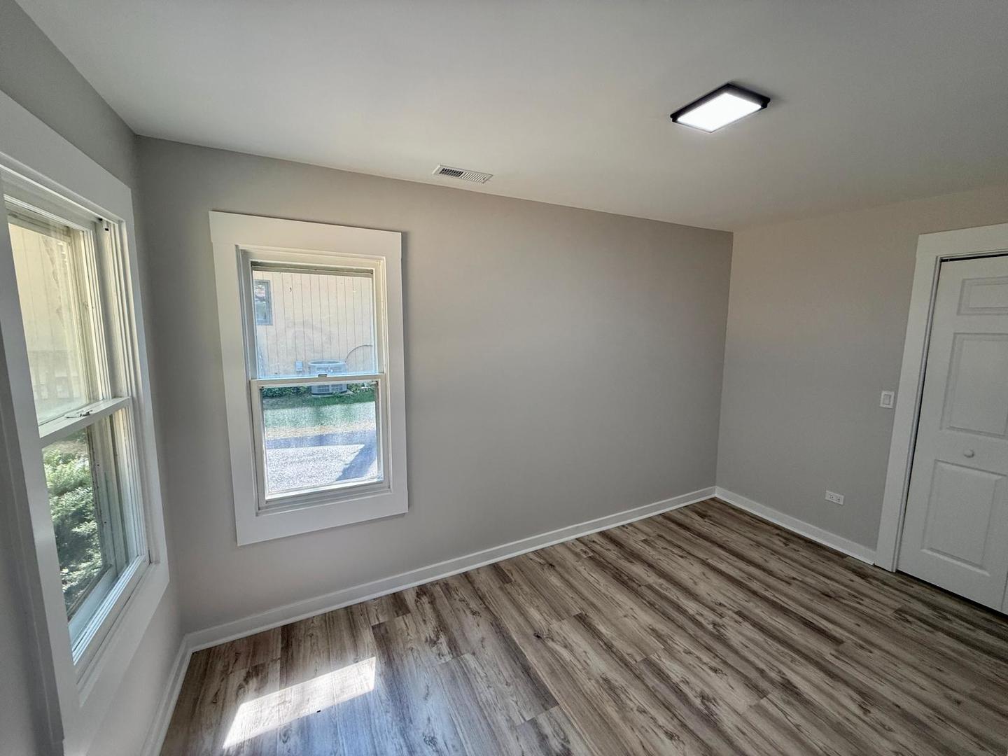 26346 N Walnut Avenue, Mundelein, IL 60060