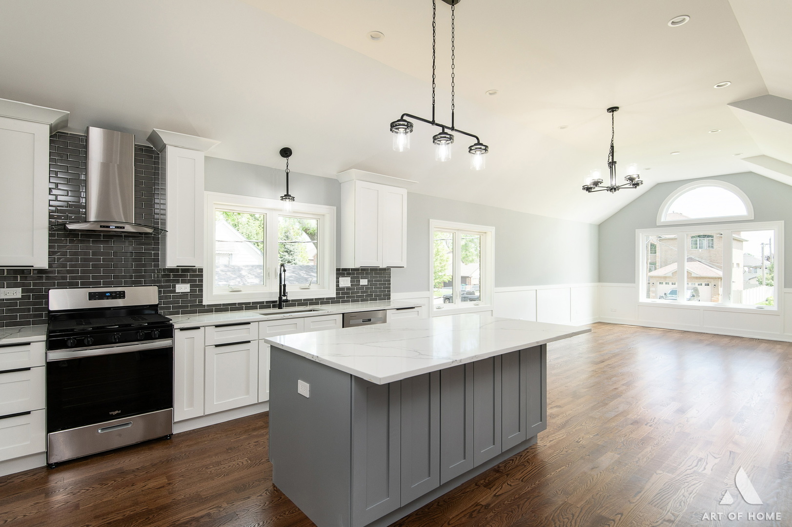 8650 Lockwood Avenue, Burbank, IL 60459