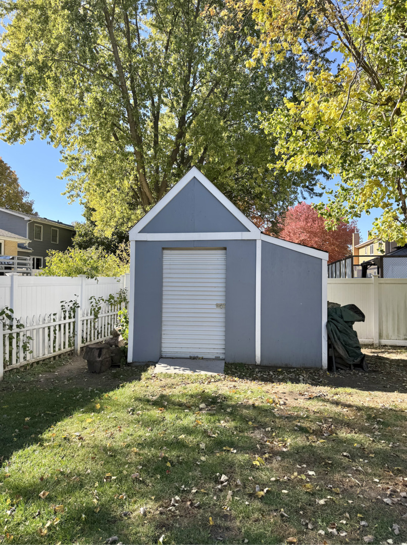 1433 COLUMBUS Drive, Bolingbrook, IL 60490