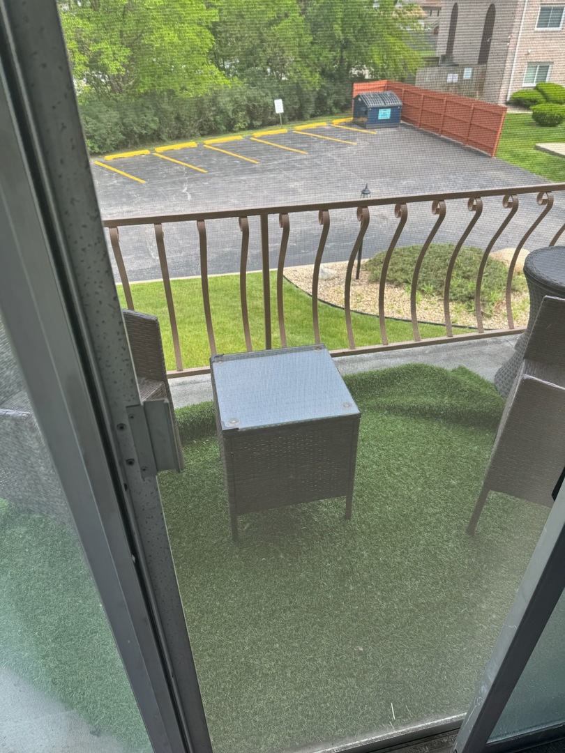 18855 Burnham Avenue #231, Lansing, IL 60438