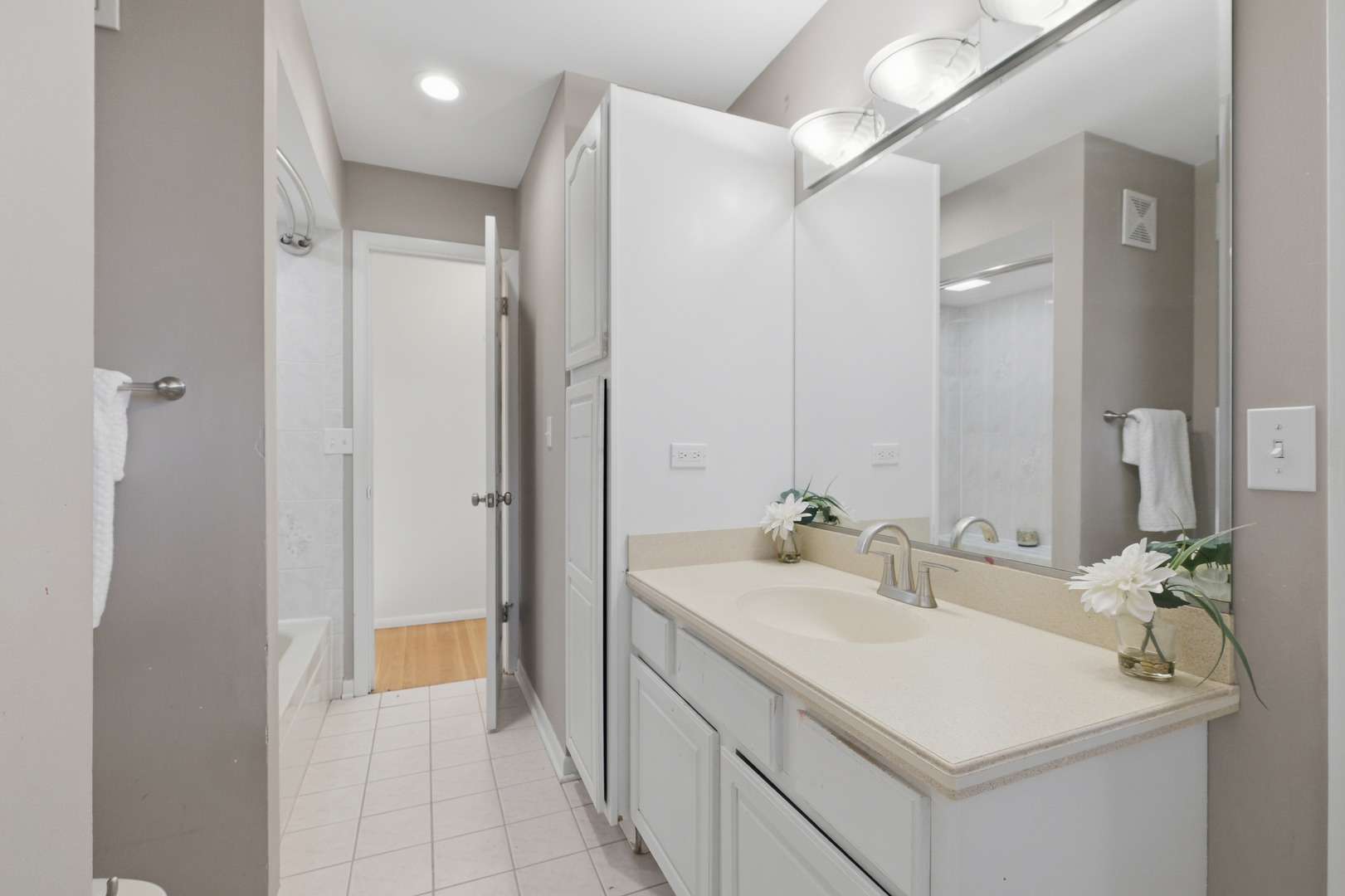 3208 Wren Lane, Rolling Meadows, IL 60008