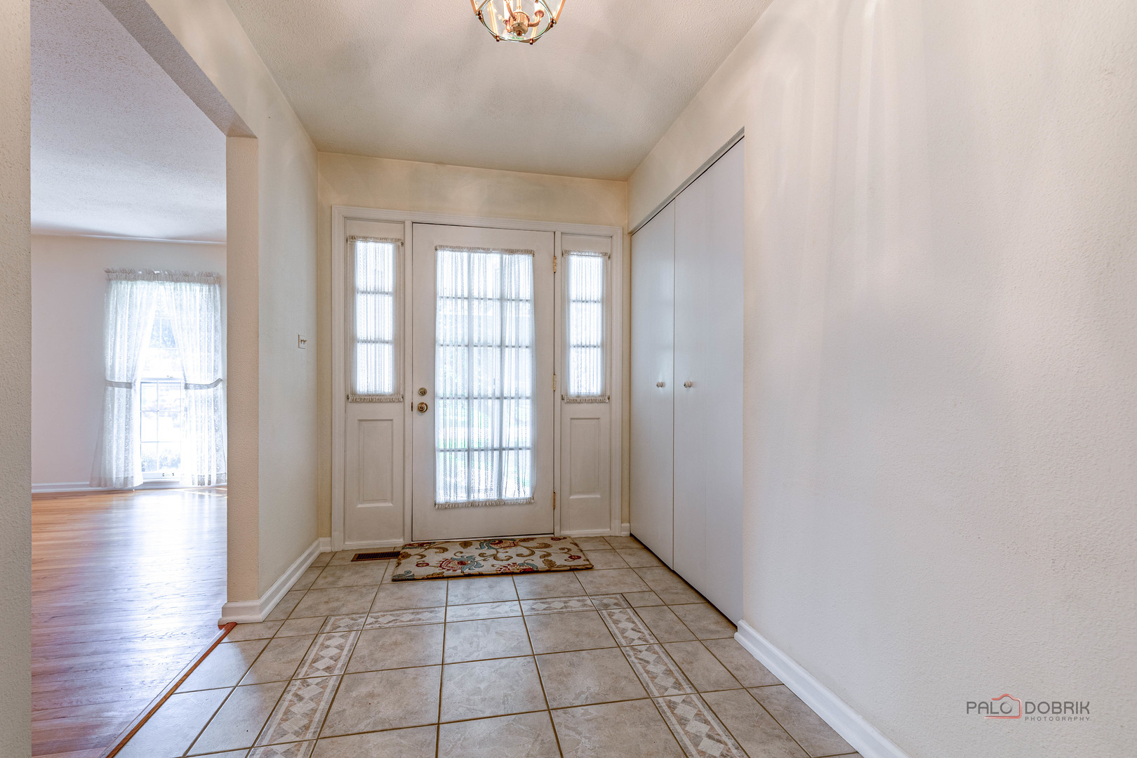 36W650 HICKORY HOLLOW Drive, Dundee, IL 60118