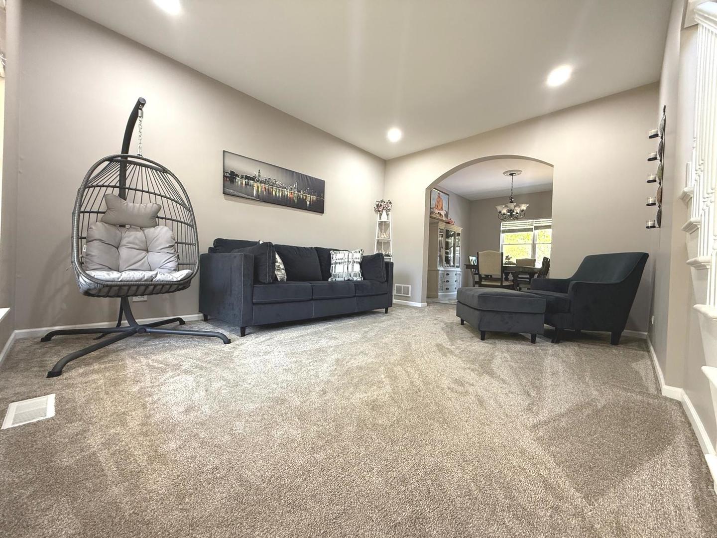 731 Lake Ridge Drive, South Elgin, IL 60177