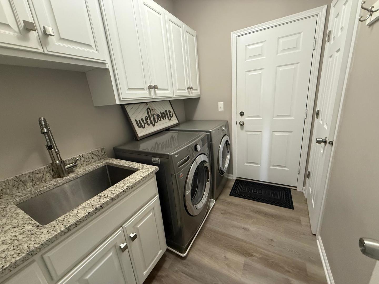 731 Lake Ridge Drive, South Elgin, IL 60177