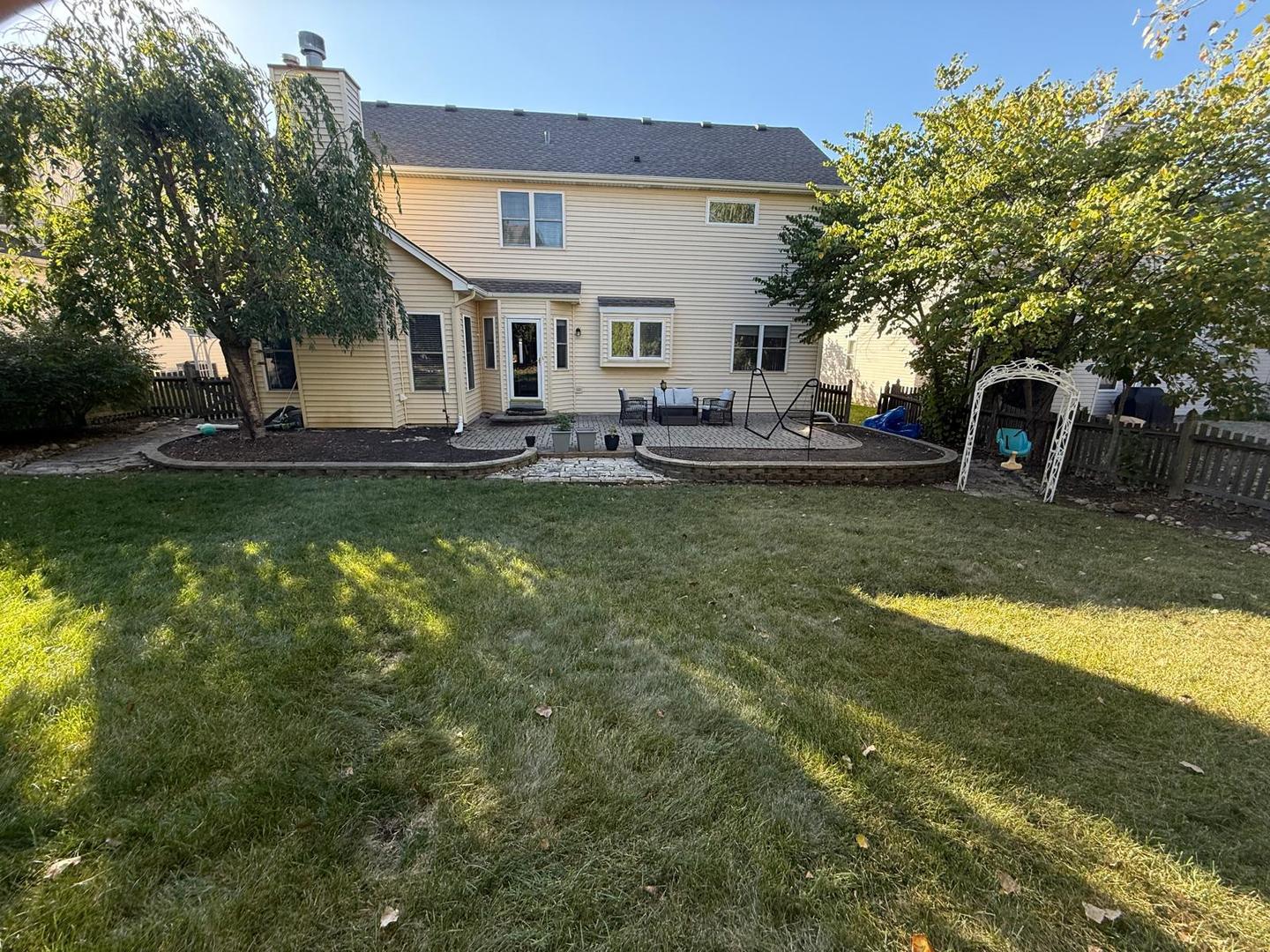 731 Lake Ridge Drive, South Elgin, IL 60177