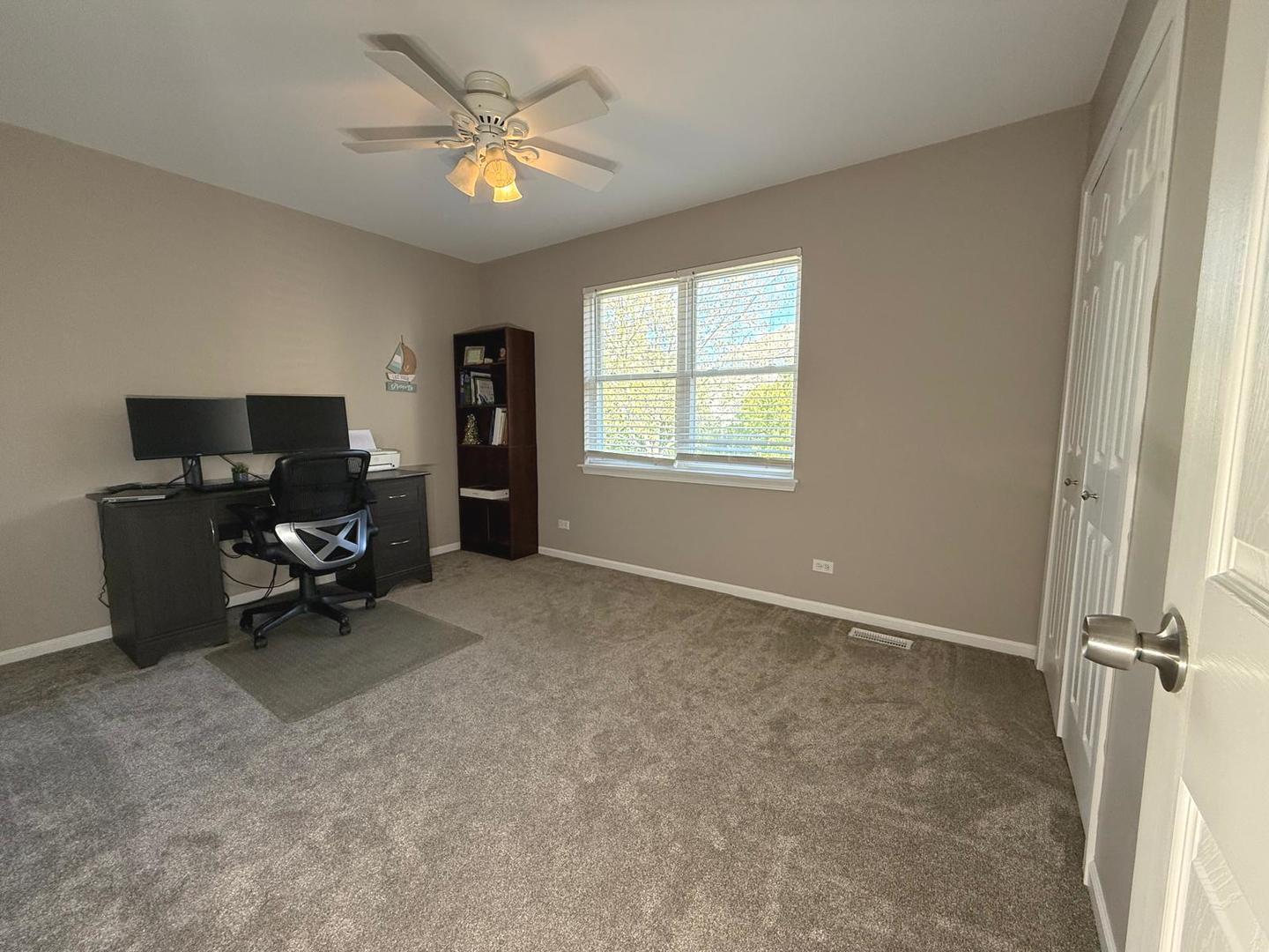 731 Lake Ridge Drive, South Elgin, IL 60177