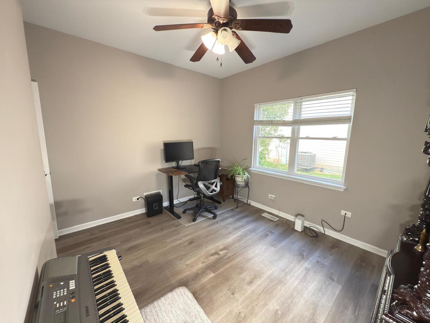 731 Lake Ridge Drive, South Elgin, IL 60177