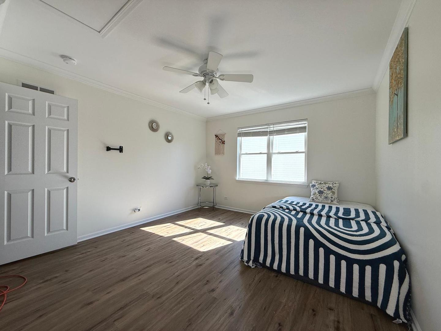 731 Lake Ridge Drive, South Elgin, IL 60177