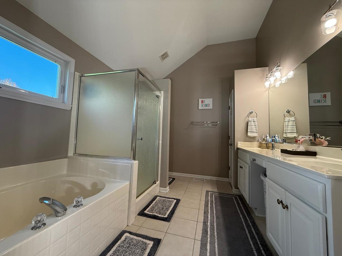 731 Lake Ridge Drive, South Elgin, IL 60177