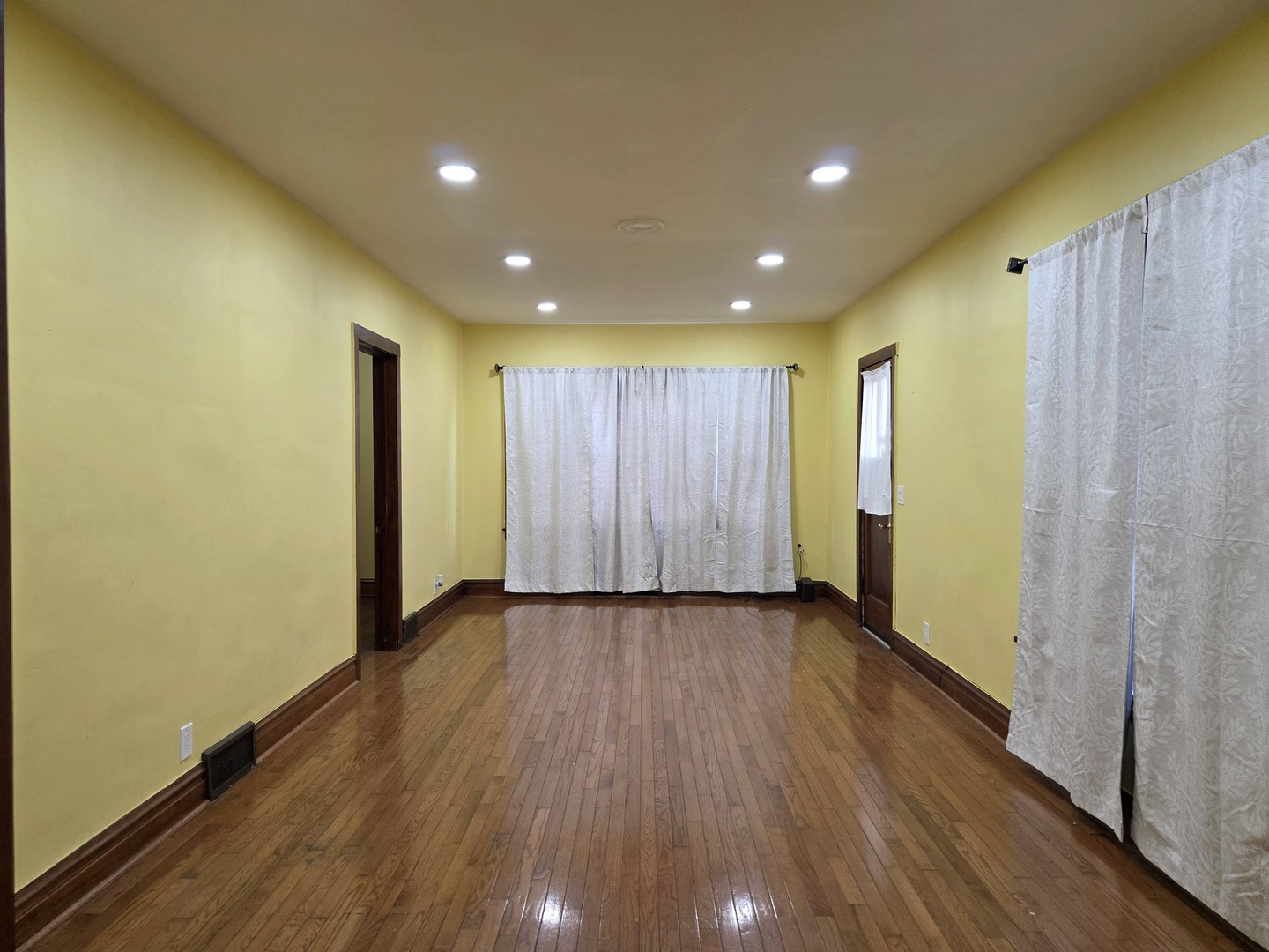 803 Broadway Avenue, North Chicago, IL 60064