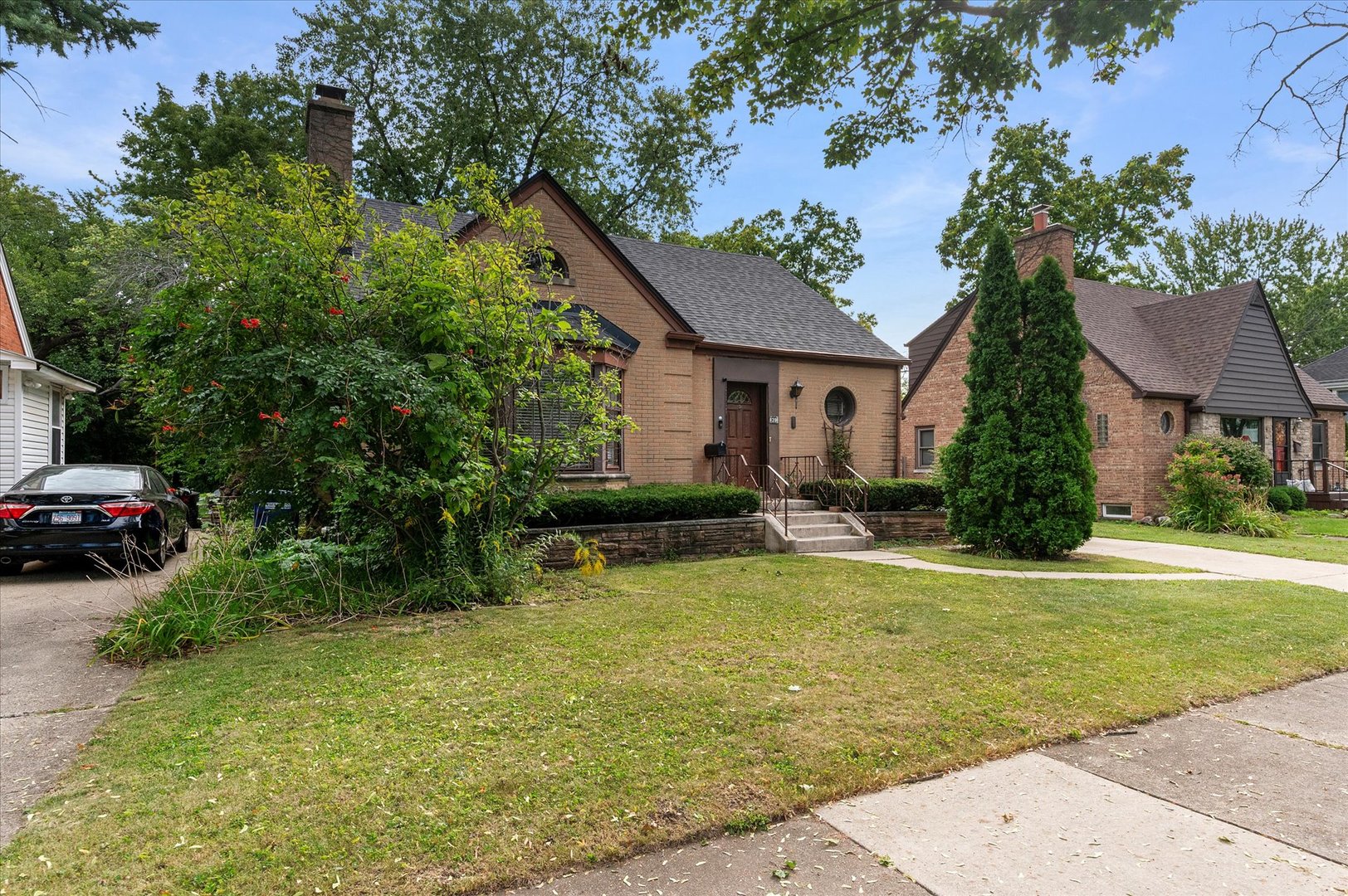 39 N 5th Avenue, Des Plaines, IL 60016