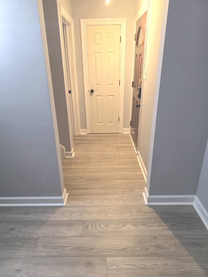 39 N 5th Avenue, Des Plaines, IL 60016