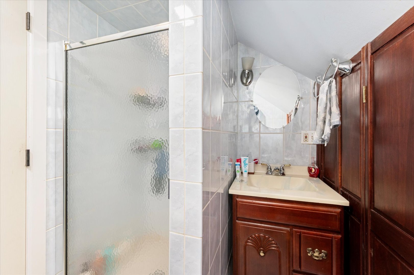 39 N 5th Avenue, Des Plaines, IL 60016