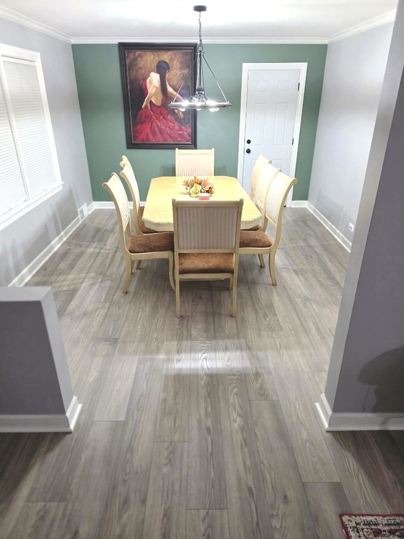 39 N 5th Avenue, Des Plaines, IL 60016